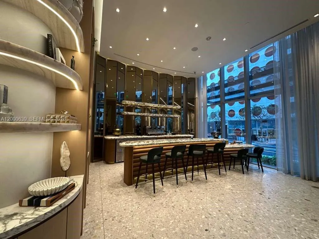77 Se 5th Street 1812, Miami, Florida 33131, Miami, Florida 33131, ,1 BathroomBathrooms,Residential Lease,For Rent,77 Se 5th Street 1812, Miami, Florida 33131,A12000639