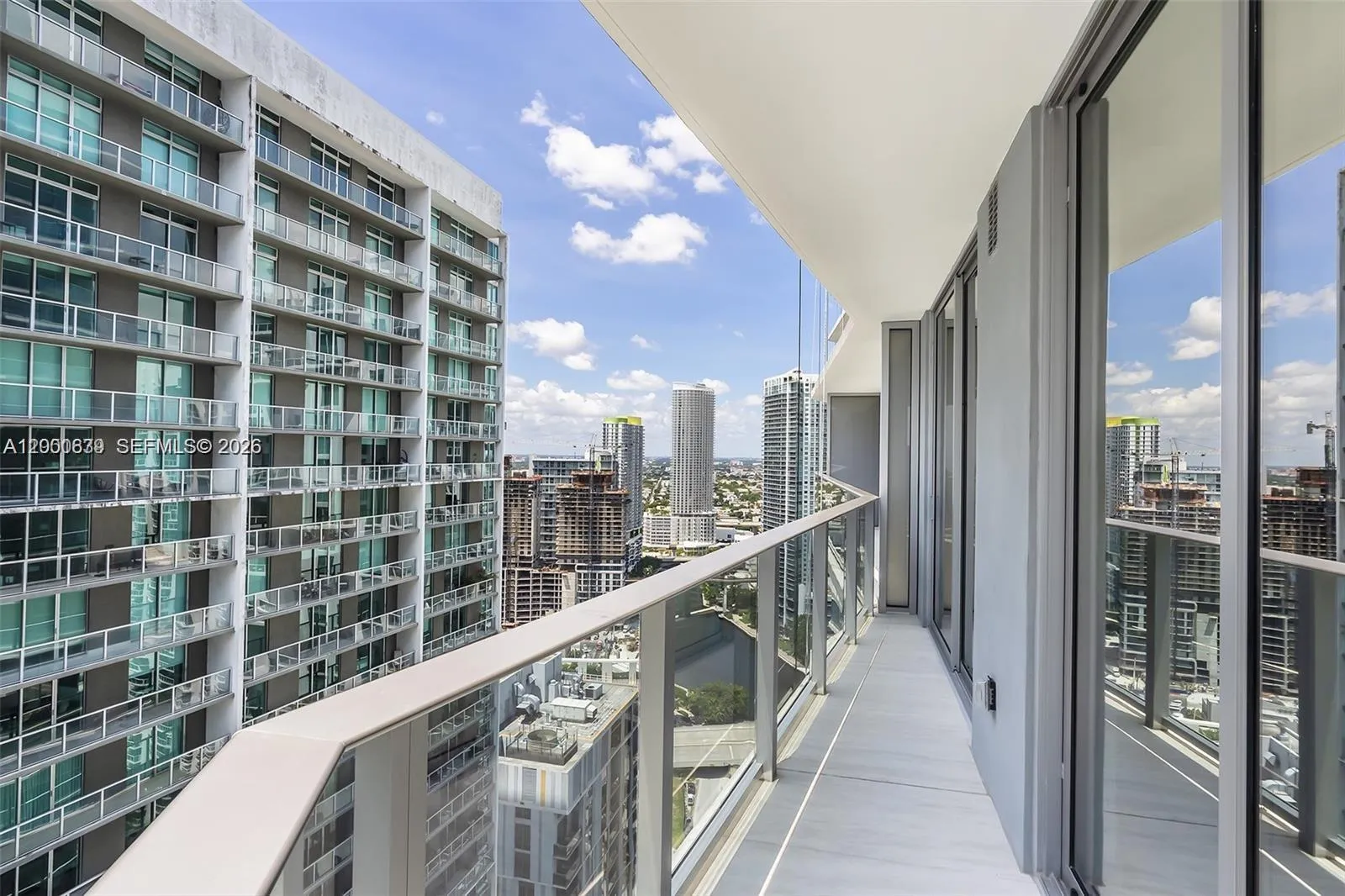 77 Se 5th Street 1812, Miami, Florida 33131, Miami, Florida 33131, ,1 BathroomBathrooms,Residential Lease,For Rent,77 Se 5th Street 1812, Miami, Florida 33131,A12000639