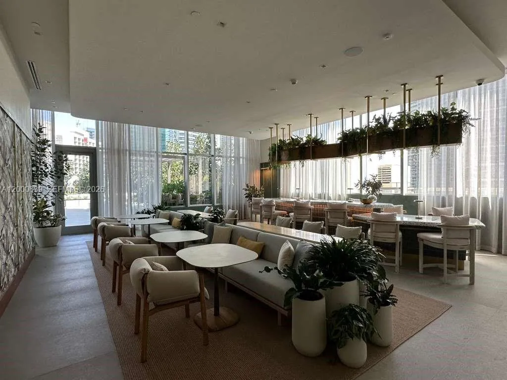 77 Se 5th Street 1812, Miami, Florida 33131, Miami, Florida 33131, ,1 BathroomBathrooms,Residential Lease,For Rent,77 Se 5th Street 1812, Miami, Florida 33131,A12000639