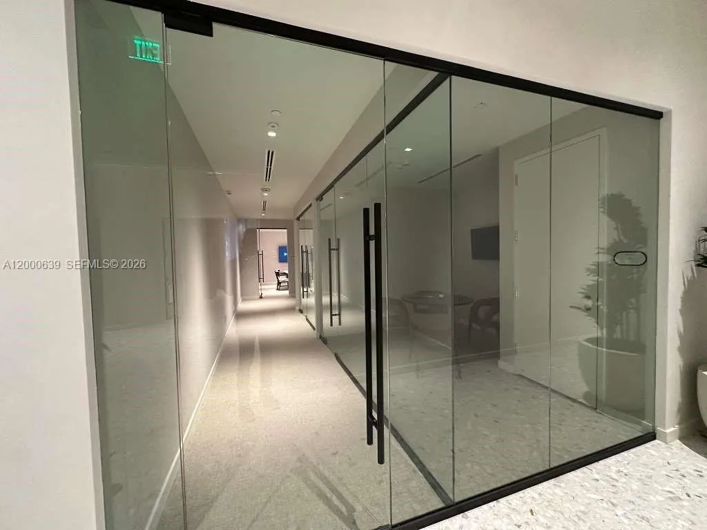 77 Se 5th Street 1812, Miami, Florida 33131, Miami, Florida 33131, ,1 BathroomBathrooms,Residential Lease,For Rent,77 Se 5th Street 1812, Miami, Florida 33131,A12000639