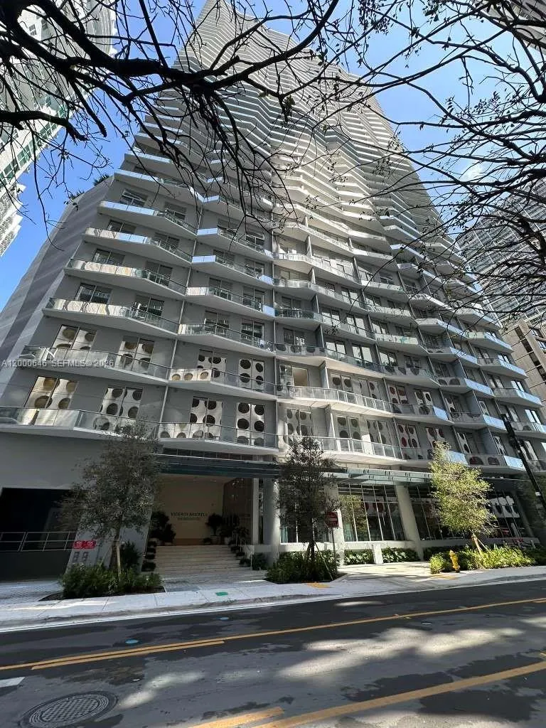 77 Se 5th Street 2013, Miami, Florida 33131, Miami, Florida 33131, ,1 BathroomBathrooms,Residential Lease,For Rent,77 Se 5th Street 2013, Miami, Florida 33131,A12000646