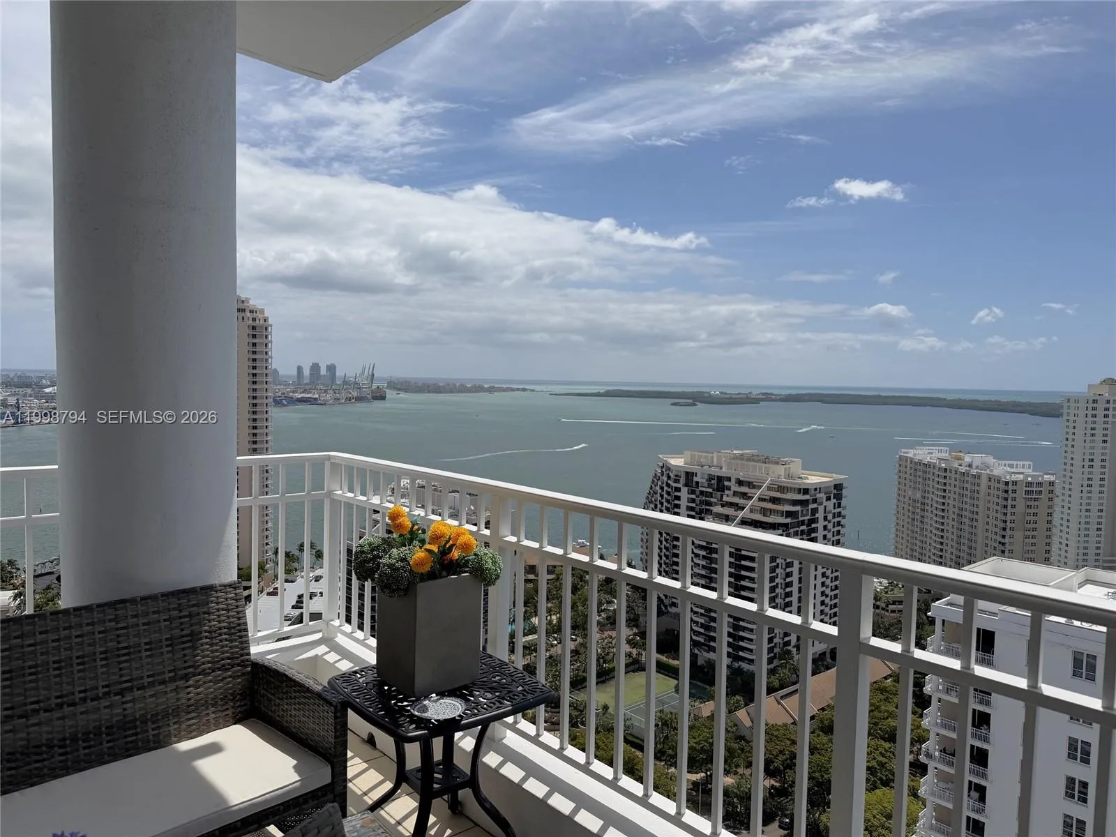 801 Brickell Key Blvd 3207, Miami, Florida 33131, Miami, Florida 33131, 1 Bedroom Bedrooms, ,1 BathroomBathrooms,Residential Lease,For Rent,801 Brickell Key Blvd 3207, Miami, Florida 33131,A11998794