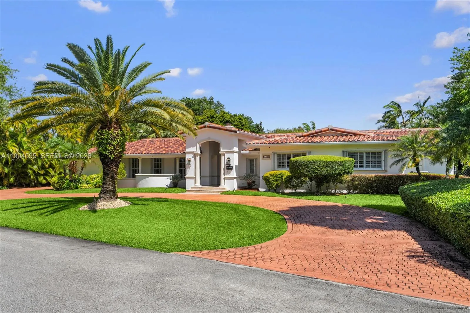 6801 Sw 126th Ter, Pinecrest, Florida 33156, Pinecrest, Florida 33156, 5 Bedrooms Bedrooms, ,4 BathroomsBathrooms,Residential,For Sale,6801 Sw 126th Ter, Pinecrest, Florida 33156,A11994595