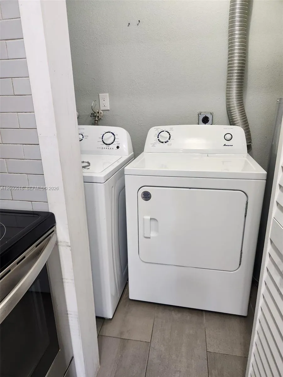 210 Nw 57th St 210, Oakland Park, Florida 33309, Oakland Park, Florida 33309, 3 Bedrooms Bedrooms, ,2 BathroomsBathrooms,Residential Lease,For Rent,210 Nw 57th St 210, Oakland Park, Florida 33309,A12000016