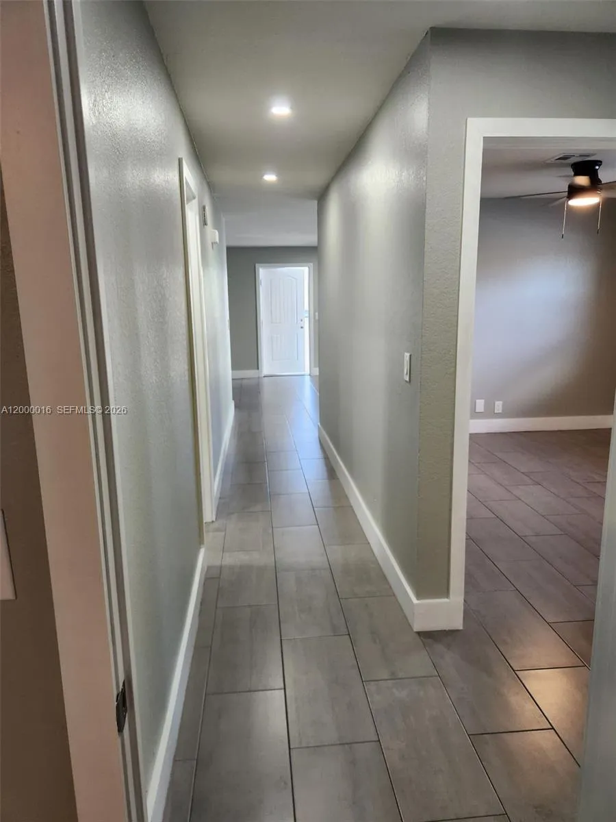 210 Nw 57th St 210, Oakland Park, Florida 33309, Oakland Park, Florida 33309, 3 Bedrooms Bedrooms, ,2 BathroomsBathrooms,Residential Lease,For Rent,210 Nw 57th St 210, Oakland Park, Florida 33309,A12000016