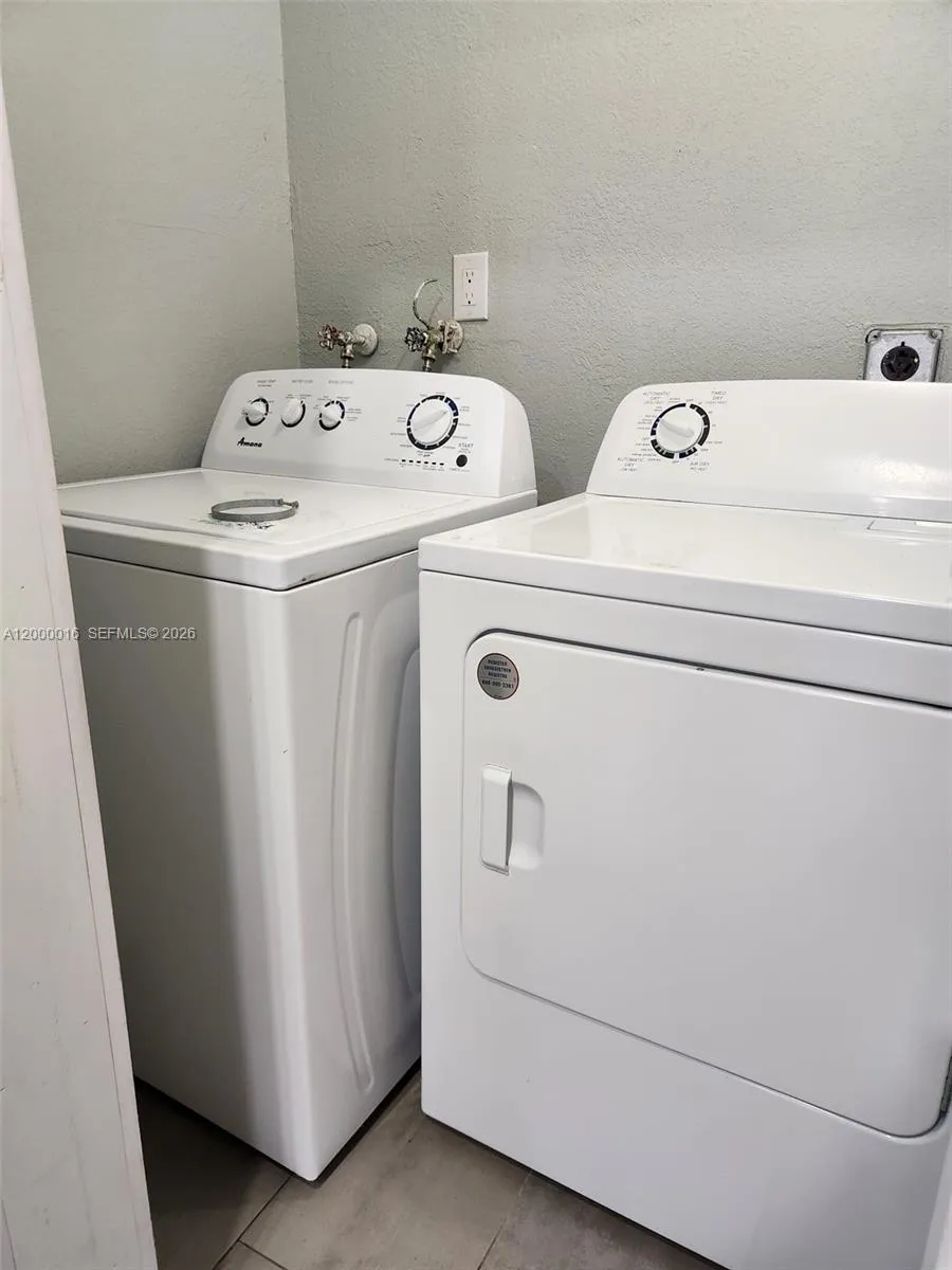 210 Nw 57th St 210, Oakland Park, Florida 33309, Oakland Park, Florida 33309, 3 Bedrooms Bedrooms, ,2 BathroomsBathrooms,Residential Lease,For Rent,210 Nw 57th St 210, Oakland Park, Florida 33309,A12000016
