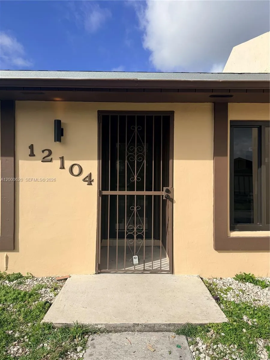 12104 Sw 110th St Cir S, Miami, Florida 33186, Miami, Florida 33186, 3 Bedrooms Bedrooms, ,2 BathroomsBathrooms,Residential,For Sale,12104 Sw 110th St Cir S, Miami, Florida 33186,A12000620