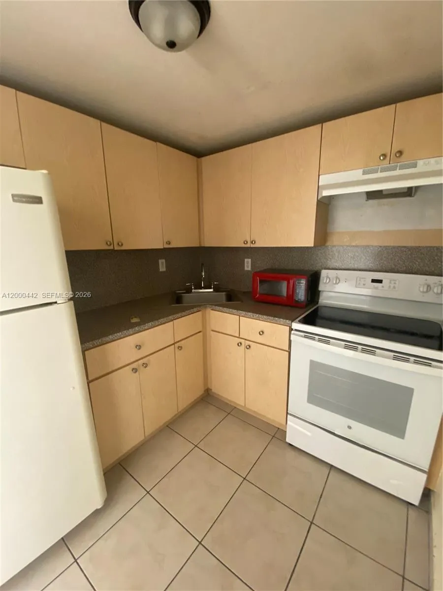 606 W 81st St 307, Hialeah, Florida 33014, Hialeah, Florida 33014, 1 Bedroom Bedrooms, ,1 BathroomBathrooms,Residential Lease,For Rent,606 W 81st St 307, Hialeah, Florida 33014,A12000442