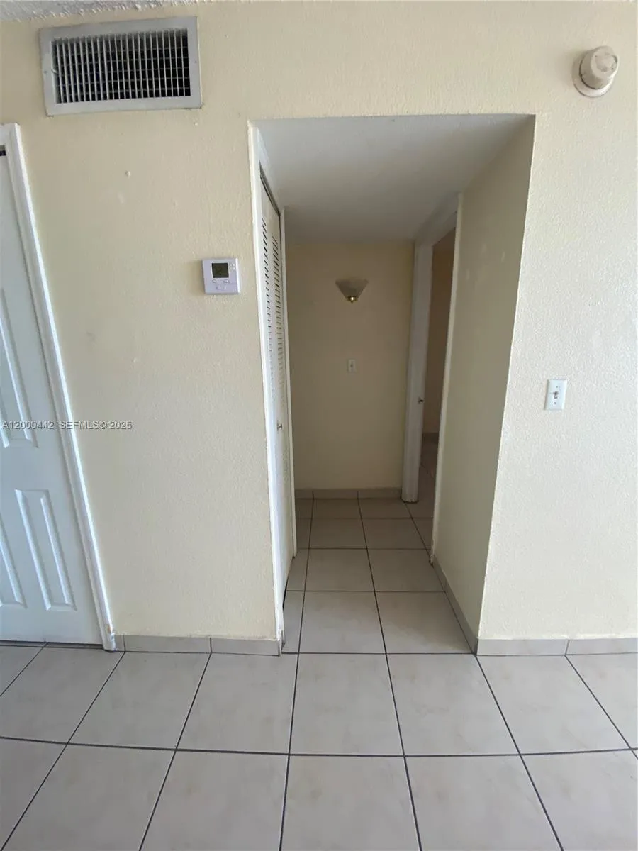 606 W 81st St 307, Hialeah, Florida 33014, Hialeah, Florida 33014, 1 Bedroom Bedrooms, ,1 BathroomBathrooms,Residential Lease,For Rent,606 W 81st St 307, Hialeah, Florida 33014,A12000442