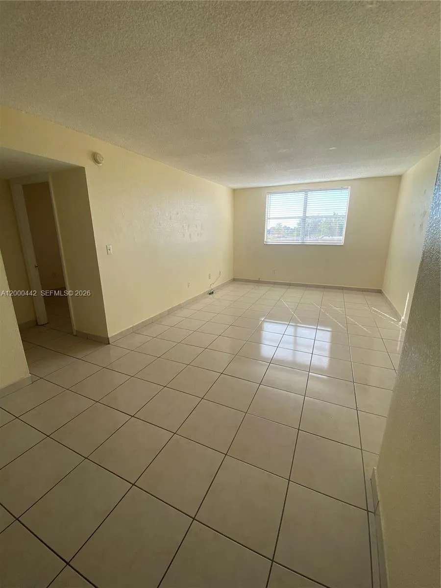 606 W 81st St 307, Hialeah, Florida 33014, Hialeah, Florida 33014, 1 Bedroom Bedrooms, ,1 BathroomBathrooms,Residential Lease,For Rent,606 W 81st St 307, Hialeah, Florida 33014,A12000442