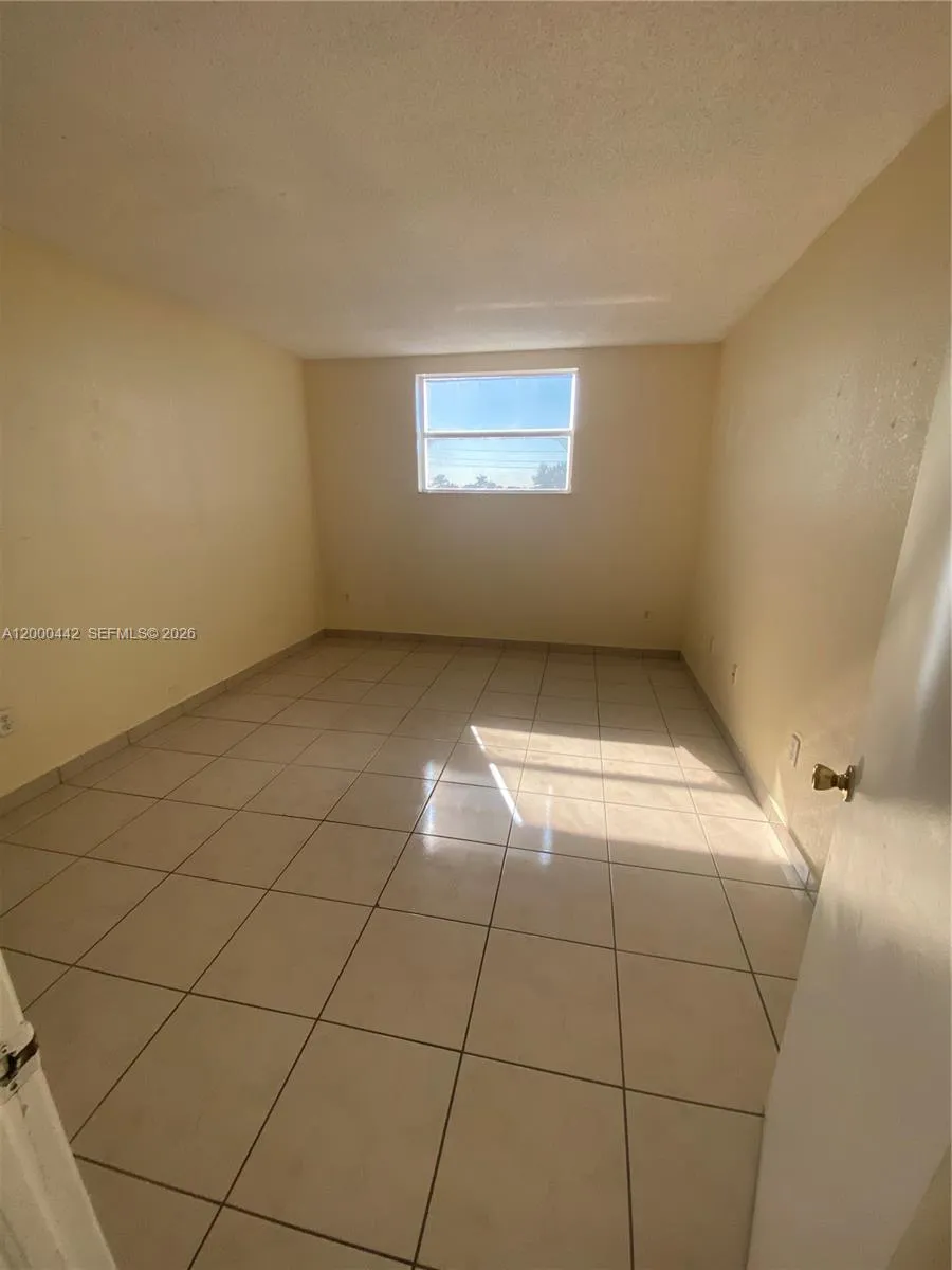 606 W 81st St 307, Hialeah, Florida 33014, Hialeah, Florida 33014, 1 Bedroom Bedrooms, ,1 BathroomBathrooms,Residential Lease,For Rent,606 W 81st St 307, Hialeah, Florida 33014,A12000442