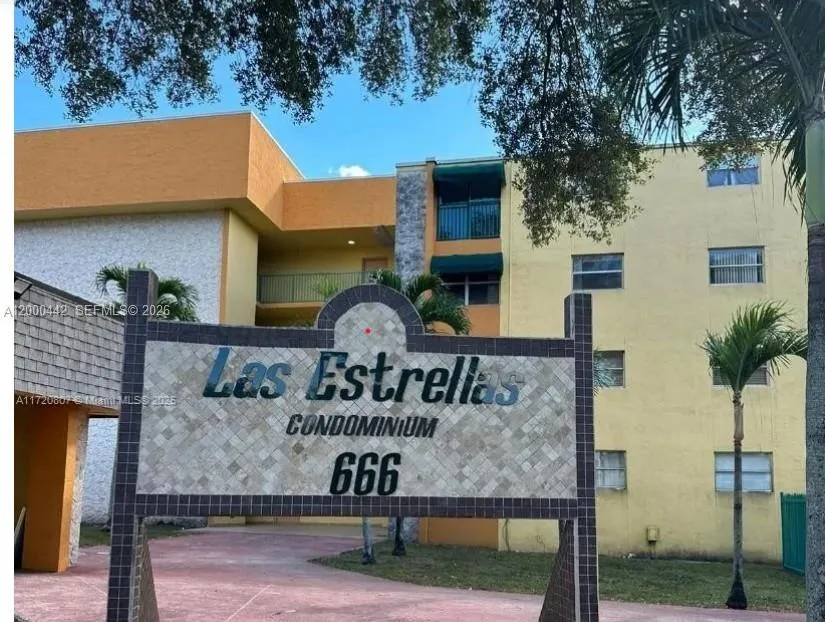 606 W 81st St 307, Hialeah, Florida 33014, Hialeah, Florida 33014, 1 Bedroom Bedrooms, ,1 BathroomBathrooms,Residential Lease,For Rent,606 W 81st St 307, Hialeah, Florida 33014,A12000442
