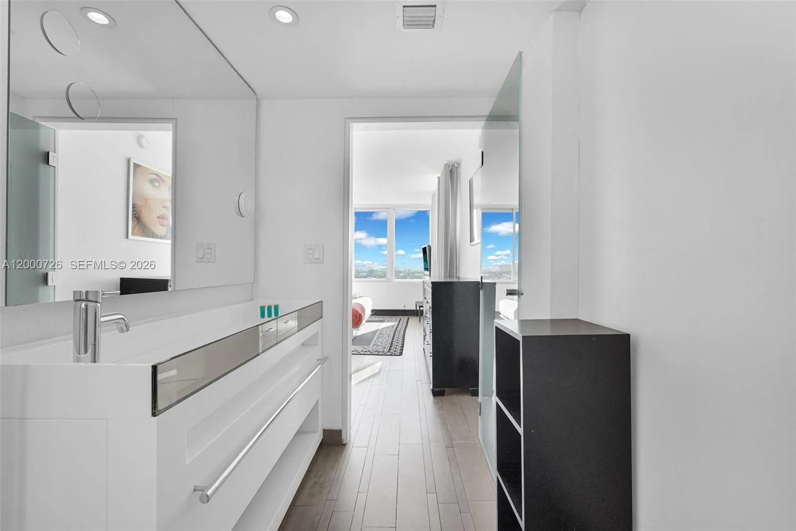 1100 West Ave 916, Miami Beach, Florida 33139, Miami Beach, Florida 33139, 2 Bedrooms Bedrooms, ,2 BathroomsBathrooms,Residential,For Sale,1100 West Ave 916, Miami Beach, Florida 33139,A12000726