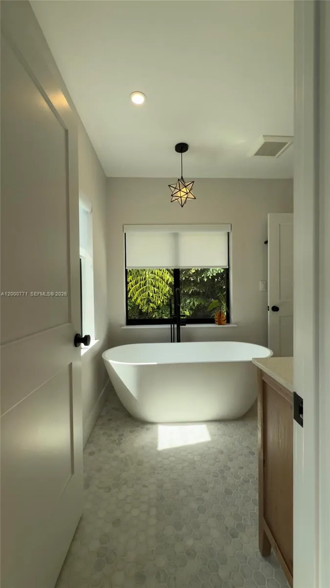 3261 Sw 16th Ln, Miami, Florida 33145, Miami, Florida 33145, 3 Bedrooms Bedrooms, 5 Rooms Rooms,3 BathroomsBathrooms,Residential,For Sale,3261 Sw 16th Ln, Miami, Florida 33145,A12000771