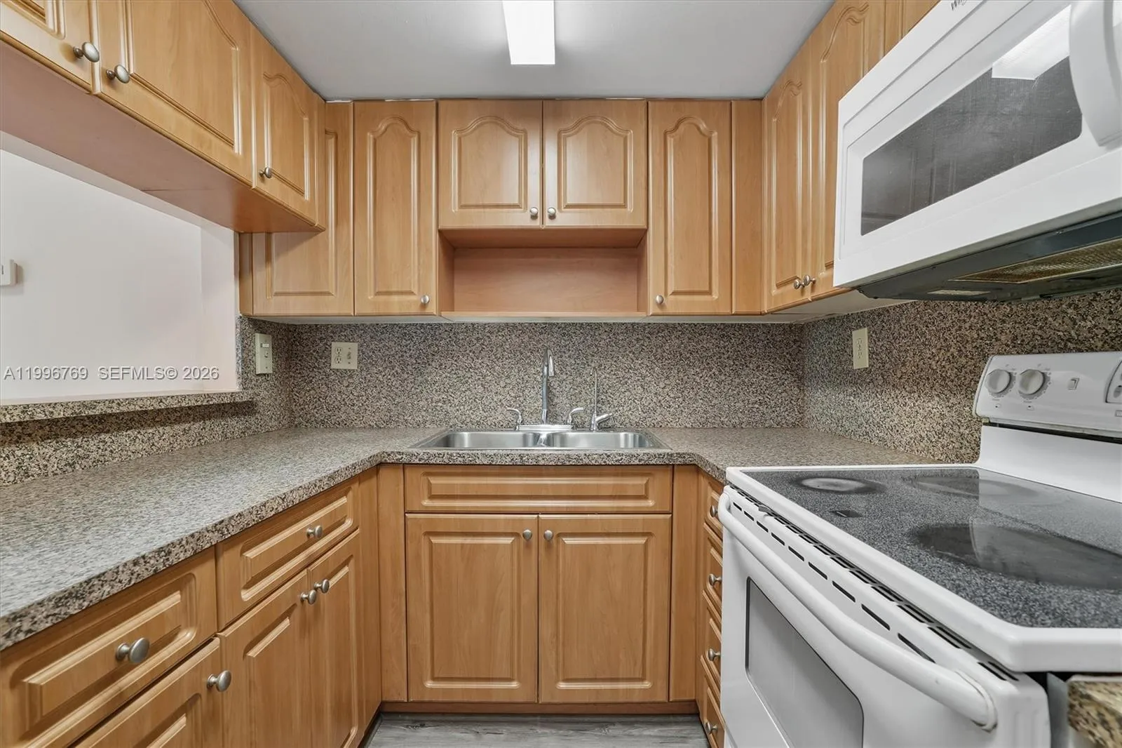 995 Sw 84th Ave 309, Miami, Florida 33144, Miami, Florida 33144, 2 Bedrooms Bedrooms, ,2 BathroomsBathrooms,Residential,For Sale,995 Sw 84th Ave 309, Miami, Florida 33144,A11996769