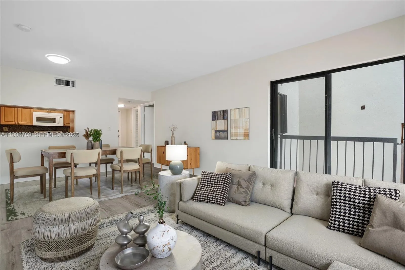 995 Sw 84th Ave 309, Miami, Florida 33144, Miami, Florida 33144, 2 Bedrooms Bedrooms, ,2 BathroomsBathrooms,Residential,For Sale,995 Sw 84th Ave 309, Miami, Florida 33144,A11996769