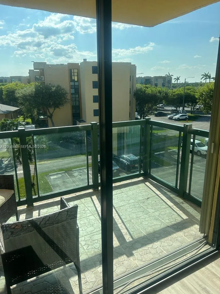 11790 Sw 18th St 405-3, Miami, Florida 33175, Miami, Florida 33175, 2 Bedrooms Bedrooms, ,2 BathroomsBathrooms,Residential Lease,For Rent,11790 Sw 18th St 405-3, Miami, Florida 33175,A12000848