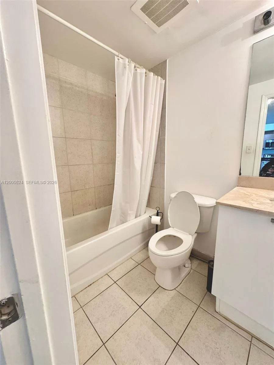 140 S Dixie Hwy 513, Hollywood, Florida 33020, Hollywood, Florida 33020, 2 Bedrooms Bedrooms, ,2 BathroomsBathrooms,Residential,For Sale,140 S Dixie Hwy 513, Hollywood, Florida 33020,A12000824