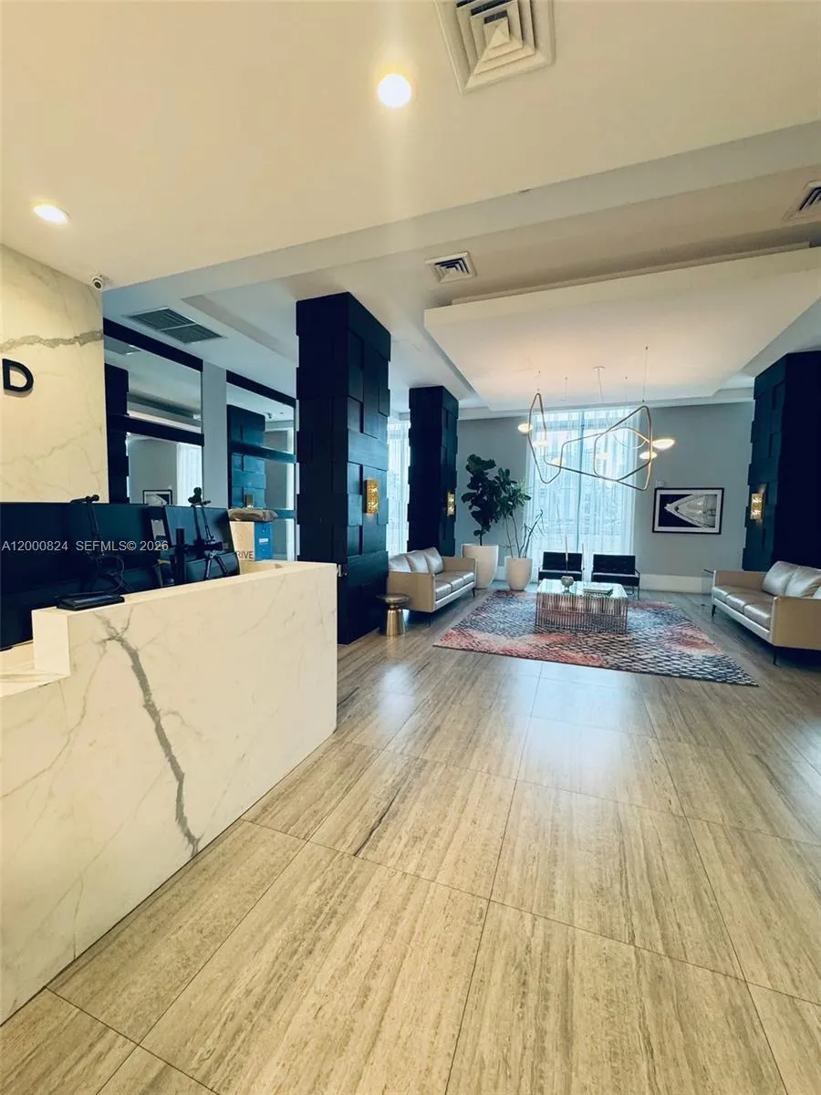 140 S Dixie Hwy 513, Hollywood, Florida 33020, Hollywood, Florida 33020, 2 Bedrooms Bedrooms, ,2 BathroomsBathrooms,Residential,For Sale,140 S Dixie Hwy 513, Hollywood, Florida 33020,A12000824