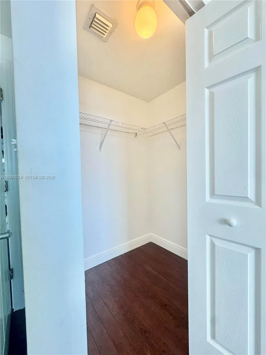 140 S Dixie Hwy 513, Hollywood, Florida 33020, Hollywood, Florida 33020, 2 Bedrooms Bedrooms, ,2 BathroomsBathrooms,Residential,For Sale,140 S Dixie Hwy 513, Hollywood, Florida 33020,A12000824