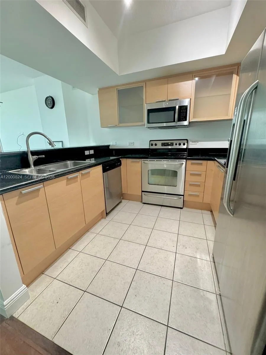 140 S Dixie Hwy 513, Hollywood, Florida 33020, Hollywood, Florida 33020, 2 Bedrooms Bedrooms, ,2 BathroomsBathrooms,Residential,For Sale,140 S Dixie Hwy 513, Hollywood, Florida 33020,A12000824