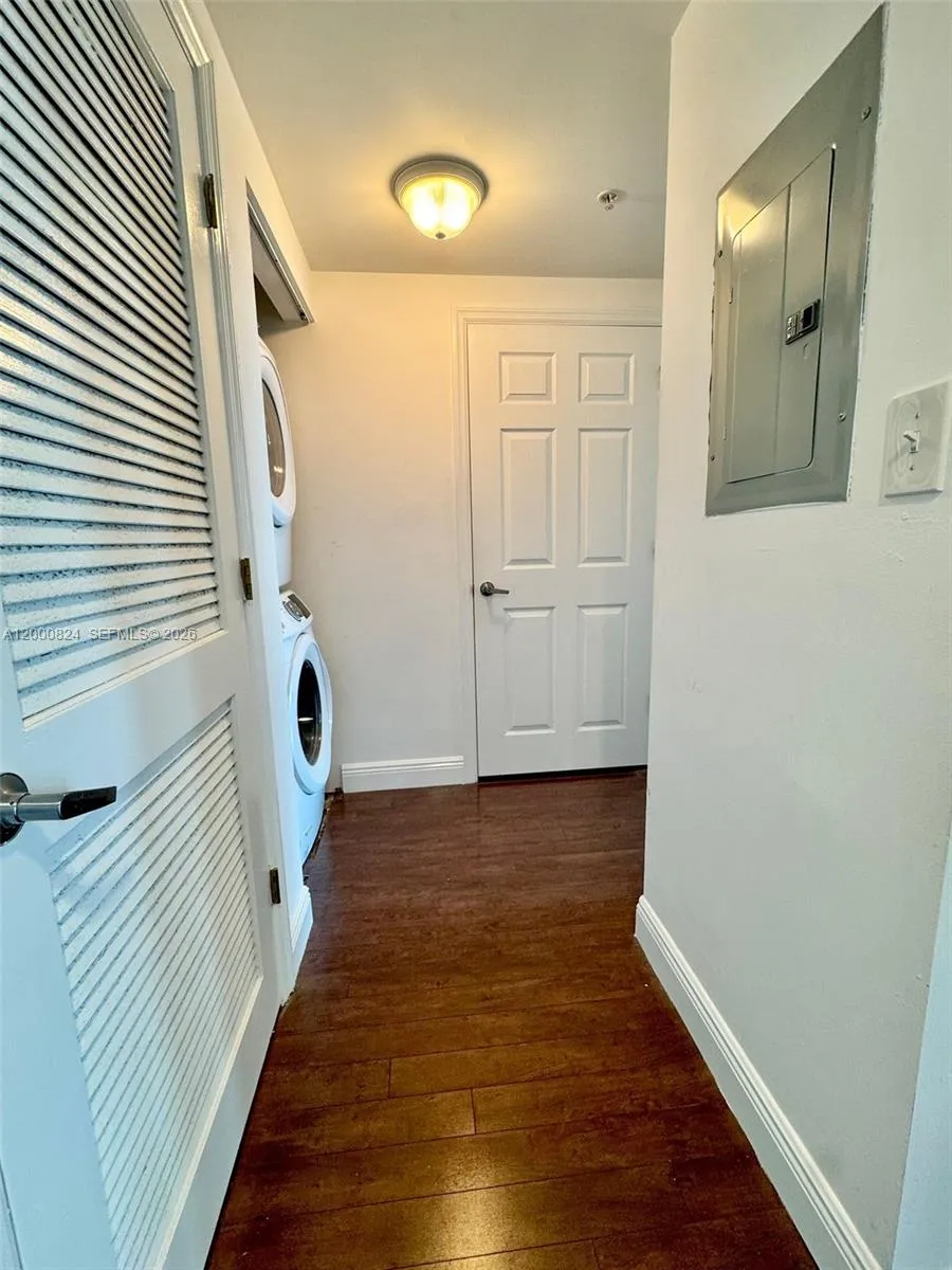 140 S Dixie Hwy 513, Hollywood, Florida 33020, Hollywood, Florida 33020, 2 Bedrooms Bedrooms, ,2 BathroomsBathrooms,Residential,For Sale,140 S Dixie Hwy 513, Hollywood, Florida 33020,A12000824