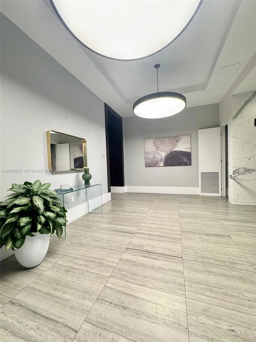 140 S Dixie Hwy 513, Hollywood, Florida 33020, Hollywood, Florida 33020, 2 Bedrooms Bedrooms, ,2 BathroomsBathrooms,Residential,For Sale,140 S Dixie Hwy 513, Hollywood, Florida 33020,A12000824