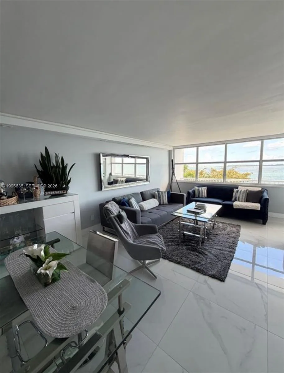1420 Brickell Bay Dr 702e, Miami, Florida 33131, Miami, Florida 33131, 1 Bedroom Bedrooms, ,1 BathroomBathrooms,Residential Lease,For Rent,1420 Brickell Bay Dr 702e, Miami, Florida 33131,A11996635