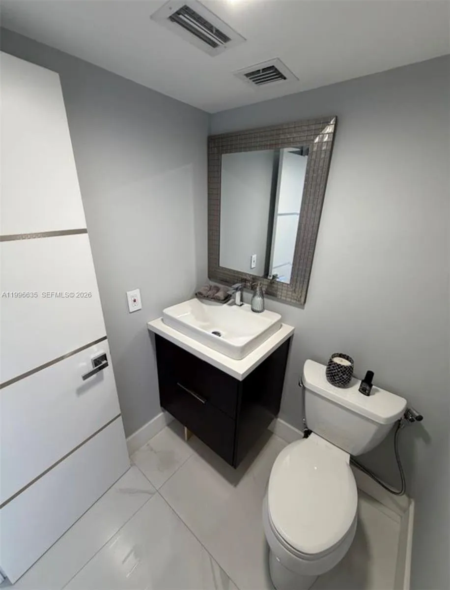 1420 Brickell Bay Dr 702e, Miami, Florida 33131, Miami, Florida 33131, 1 Bedroom Bedrooms, ,1 BathroomBathrooms,Residential Lease,For Rent,1420 Brickell Bay Dr 702e, Miami, Florida 33131,A11996635