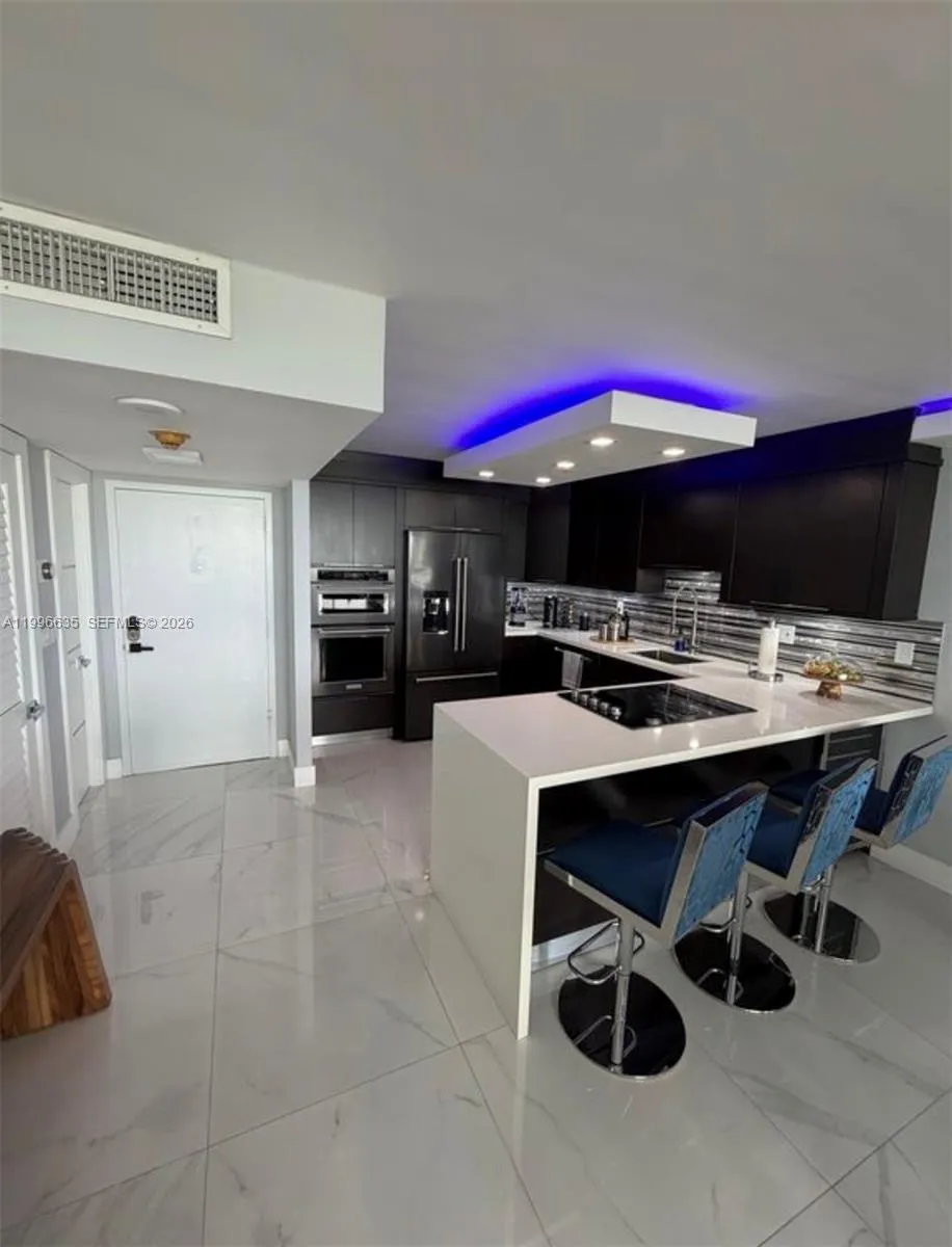 1420 Brickell Bay Dr 702e, Miami, Florida 33131, Miami, Florida 33131, 1 Bedroom Bedrooms, ,1 BathroomBathrooms,Residential Lease,For Rent,1420 Brickell Bay Dr 702e, Miami, Florida 33131,A11996635