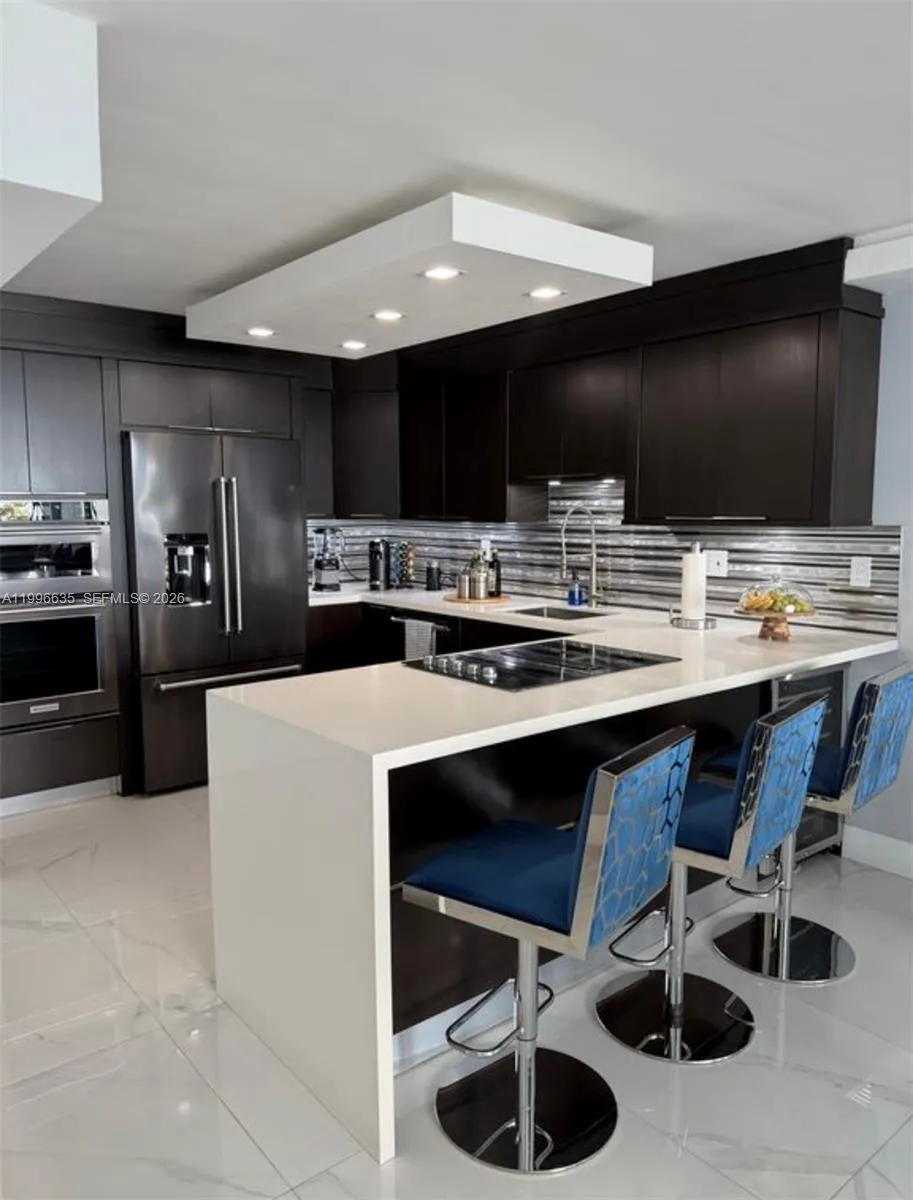 1420 Brickell Bay Dr 702e, Miami, Florida 33131, Miami, Florida 33131, 1 Bedroom Bedrooms, ,1 BathroomBathrooms,Residential Lease,For Rent,1420 Brickell Bay Dr 702e, Miami, Florida 33131,A11996635
