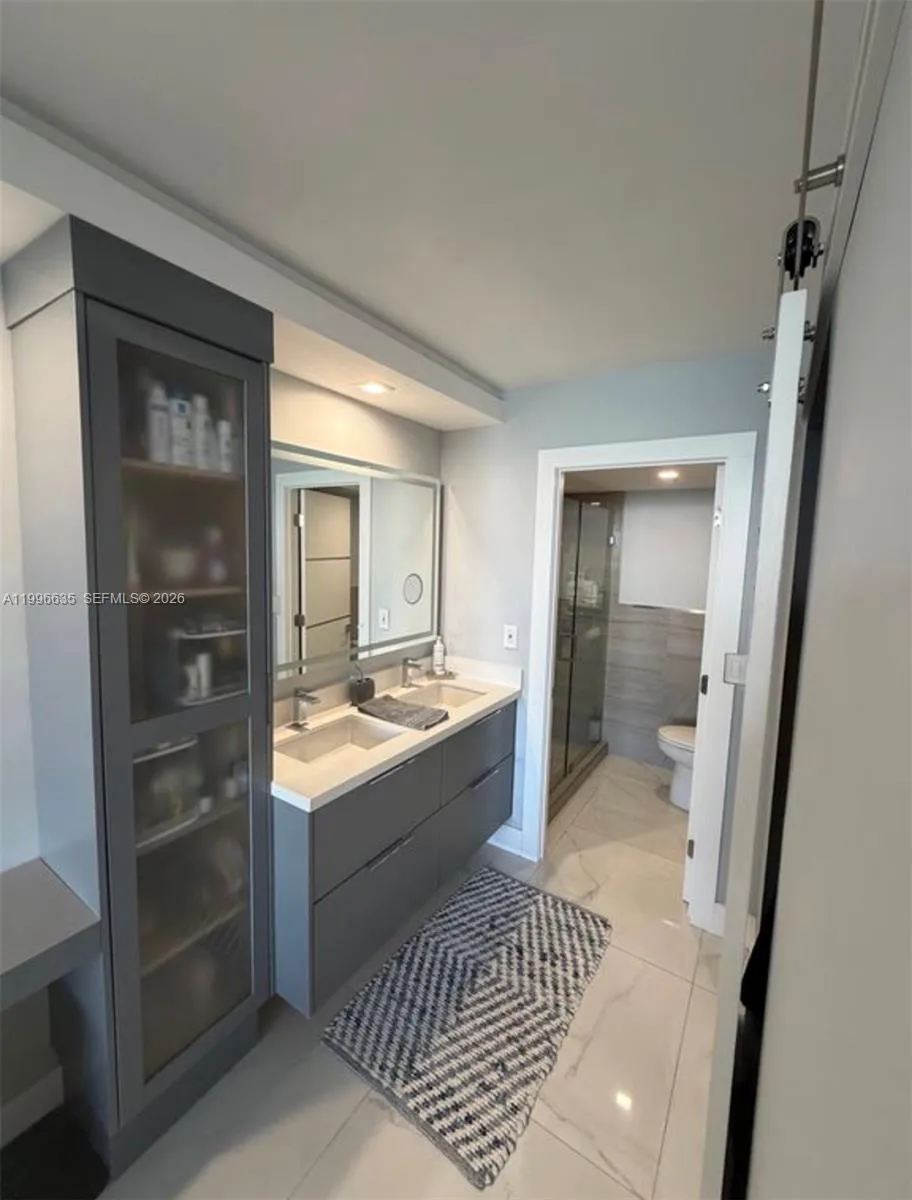 1420 Brickell Bay Dr 702e, Miami, Florida 33131, Miami, Florida 33131, 1 Bedroom Bedrooms, ,1 BathroomBathrooms,Residential Lease,For Rent,1420 Brickell Bay Dr 702e, Miami, Florida 33131,A11996635