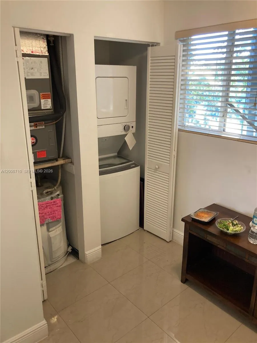 835 Sw 2nd St 205, Miami, Florida 33130, Miami, Florida 33130, 1 Bedroom Bedrooms, ,1 BathroomBathrooms,Residential Lease,For Rent,835 Sw 2nd St 205, Miami, Florida 33130,A12000710