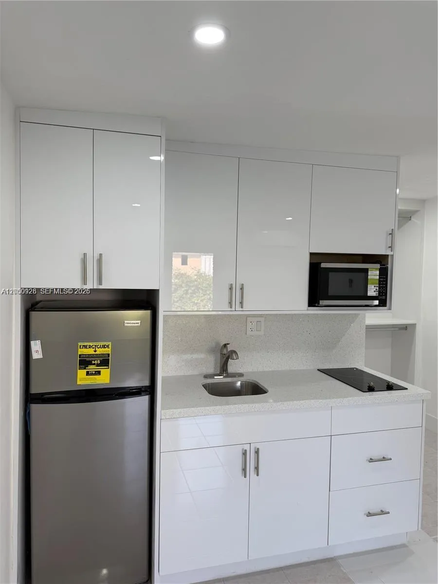 6820 Sw 5th St 1, Miami, Florida 33144, Miami, Florida 33144, 1 Bedroom Bedrooms, ,1 BathroomBathrooms,Residential Lease,For Rent,6820 Sw 5th St 1, Miami, Florida 33144,A12000928