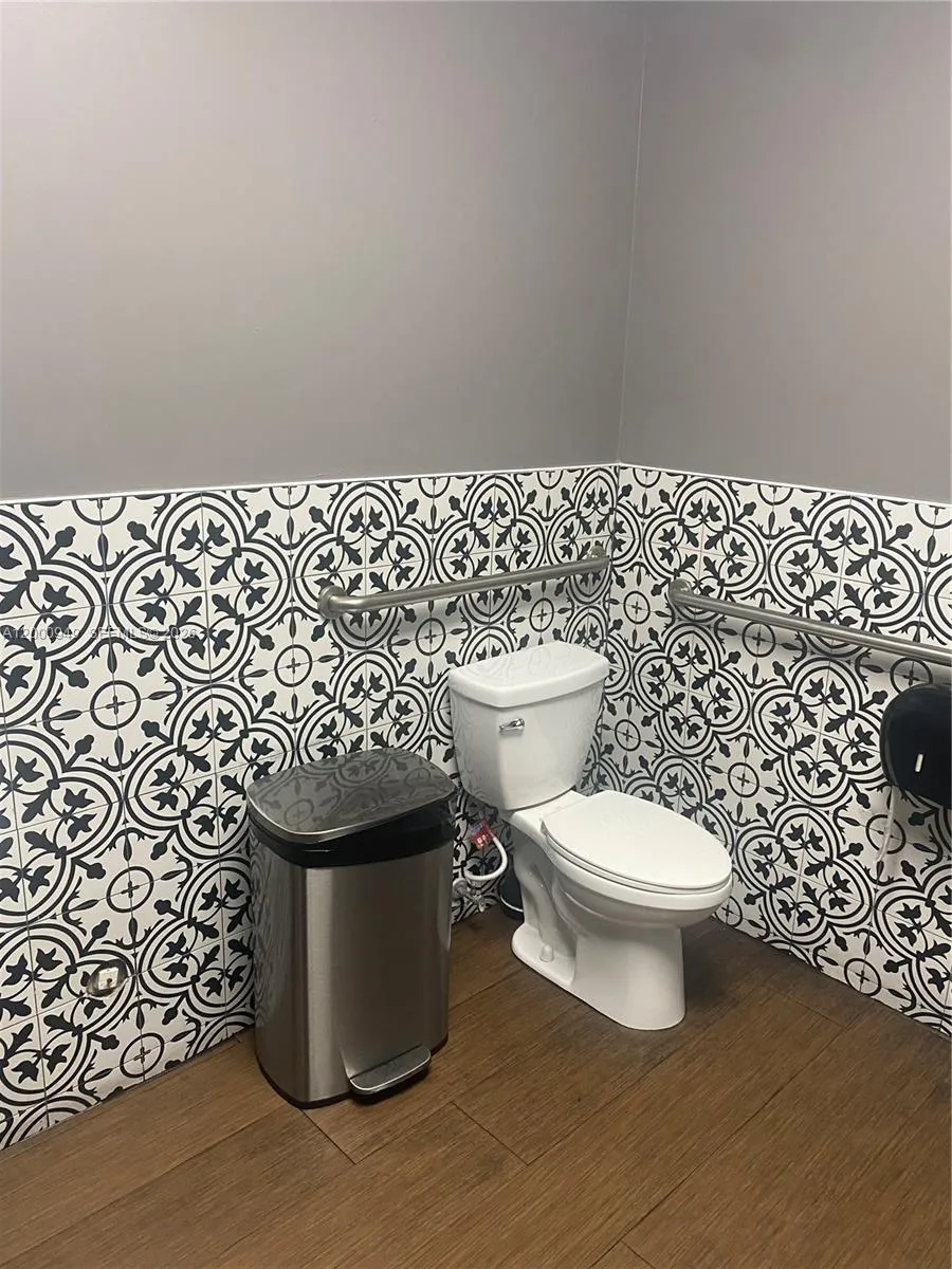 9511 S Dixie Hwy, Pinecrest, Florida 33156, Pinecrest, Florida 33156, ,Business Opportunity,For Sale,9511 S Dixie Hwy, Pinecrest, Florida 33156,A12000949