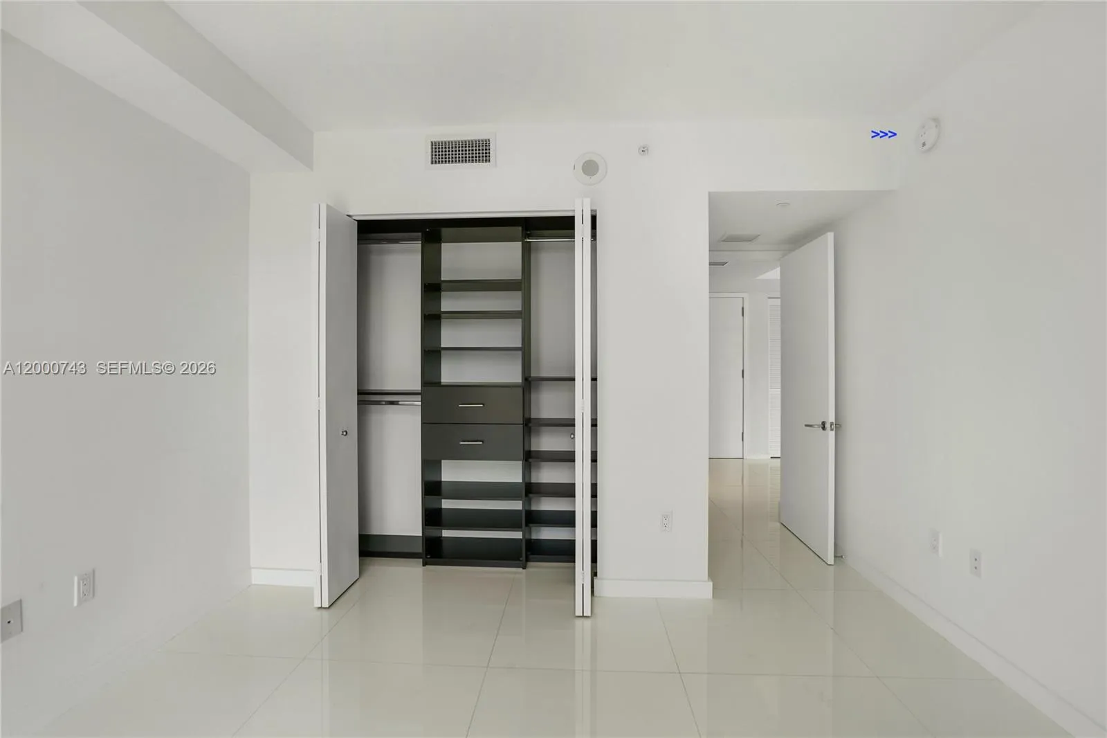 31 Se 6 St 2201, Miami, Florida 33131, Miami, Florida 33131, 2 Bedrooms Bedrooms, ,2 BathroomsBathrooms,Residential Lease,For Rent,31 Se 6 St 2201, Miami, Florida 33131,A12000743
