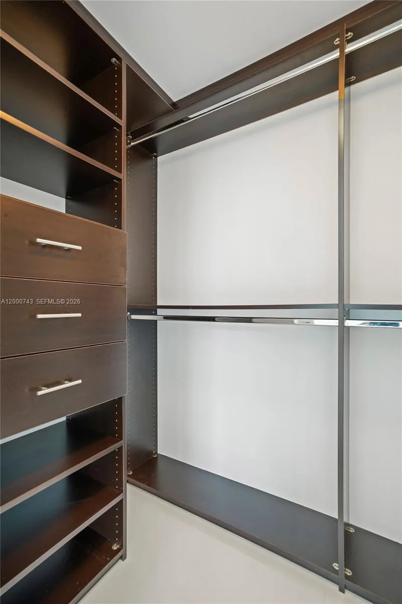 31 Se 6 St 2201, Miami, Florida 33131, Miami, Florida 33131, 2 Bedrooms Bedrooms, ,2 BathroomsBathrooms,Residential Lease,For Rent,31 Se 6 St 2201, Miami, Florida 33131,A12000743