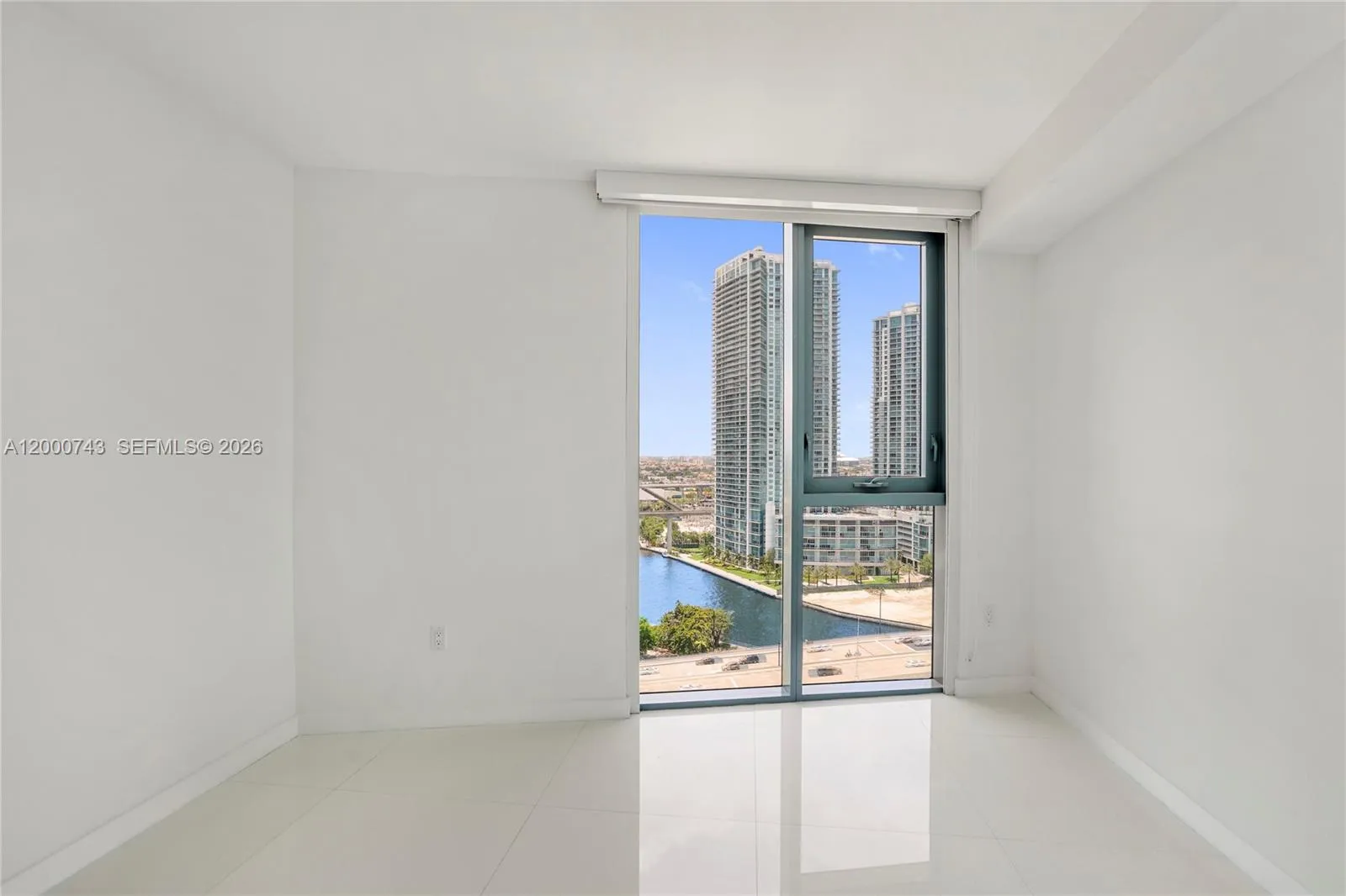 31 Se 6 St 2201, Miami, Florida 33131, Miami, Florida 33131, 2 Bedrooms Bedrooms, ,2 BathroomsBathrooms,Residential Lease,For Rent,31 Se 6 St 2201, Miami, Florida 33131,A12000743