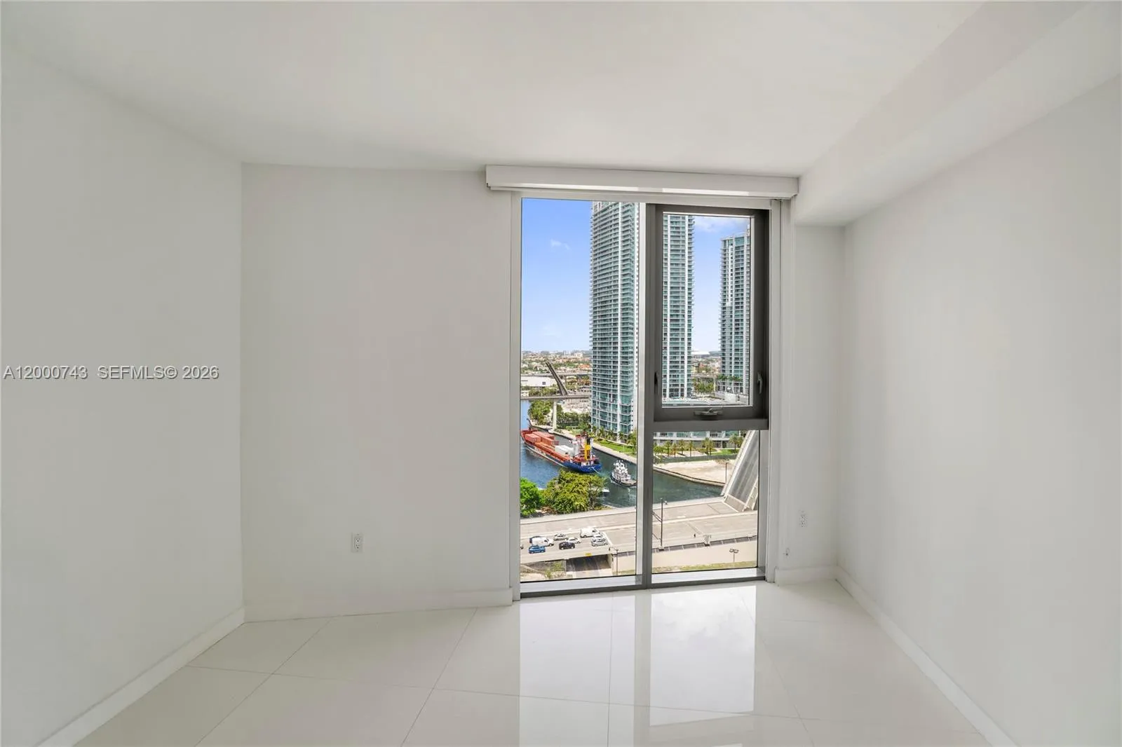31 Se 6 St 2201, Miami, Florida 33131, Miami, Florida 33131, 2 Bedrooms Bedrooms, ,2 BathroomsBathrooms,Residential Lease,For Rent,31 Se 6 St 2201, Miami, Florida 33131,A12000743