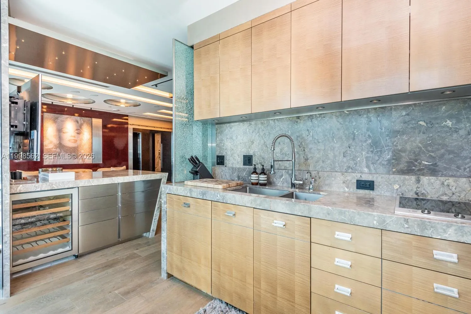 50 S Pointe Dr 905, Miami Beach, Florida 33139, Miami Beach, Florida 33139, 2 Bedrooms Bedrooms, ,2 BathroomsBathrooms,Residential,For Sale,50 S Pointe Dr 905, Miami Beach, Florida 33139,A11998562