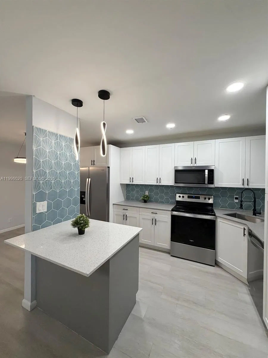 2041 Nw 81st Avenue 426, Pembroke Pines, Florida 3, Pembroke Pines, Florida 33024, 2 Bedrooms Bedrooms, ,1 BathroomBathrooms,Residential Lease,For Rent,2041 Nw 81st Avenue 426, Pembroke Pines, Florida 3,A11998020