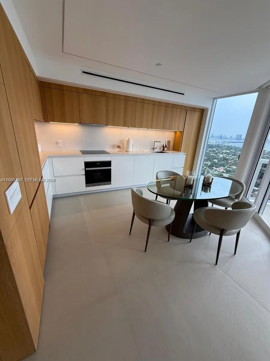4775 Collins Ave 3706, Miami Beach, Florida 33140, Miami Beach, Florida 33140, 1 Bedroom Bedrooms, ,2 BathroomsBathrooms,Residential Lease,For Rent,4775 Collins Ave 3706, Miami Beach, Florida 33140,A12000483