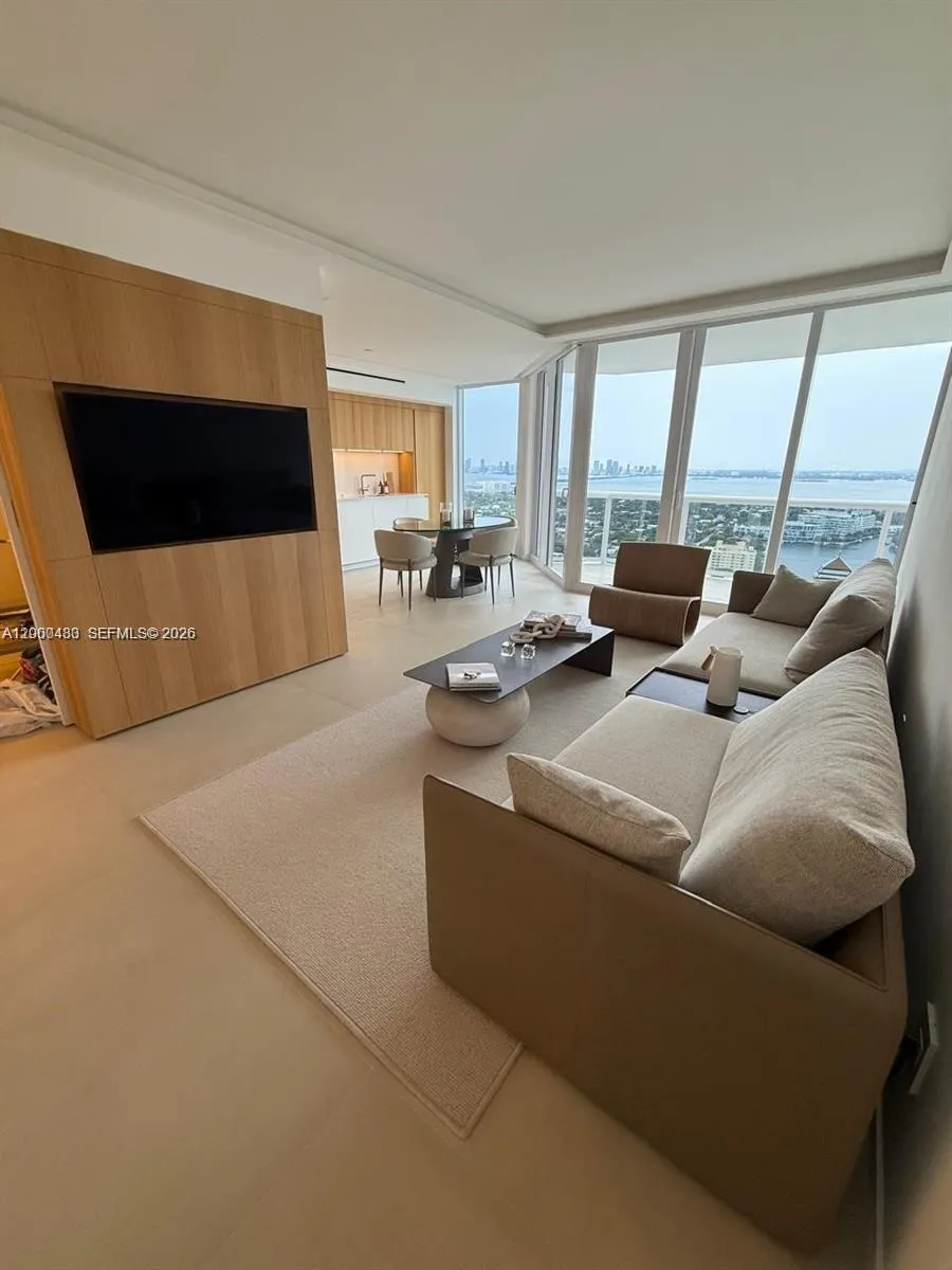 4775 Collins Ave 3706, Miami Beach, Florida 33140, Miami Beach, Florida 33140, 1 Bedroom Bedrooms, ,2 BathroomsBathrooms,Residential Lease,For Rent,4775 Collins Ave 3706, Miami Beach, Florida 33140,A12000483