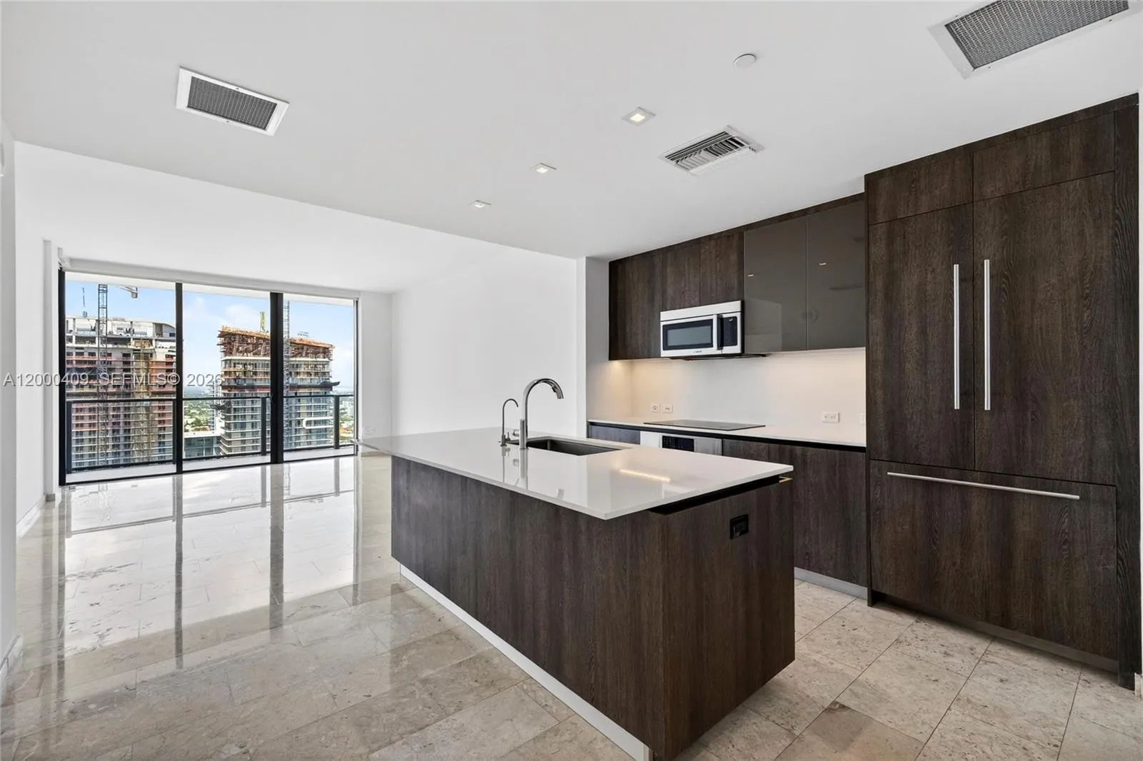 68 Se 6th St 3906, Miami, Florida 33131, Miami, Florida 33131, 1 Bedroom Bedrooms, ,1 BathroomBathrooms,Residential Lease,For Rent,68 Se 6th St 3906, Miami, Florida 33131,A12000409