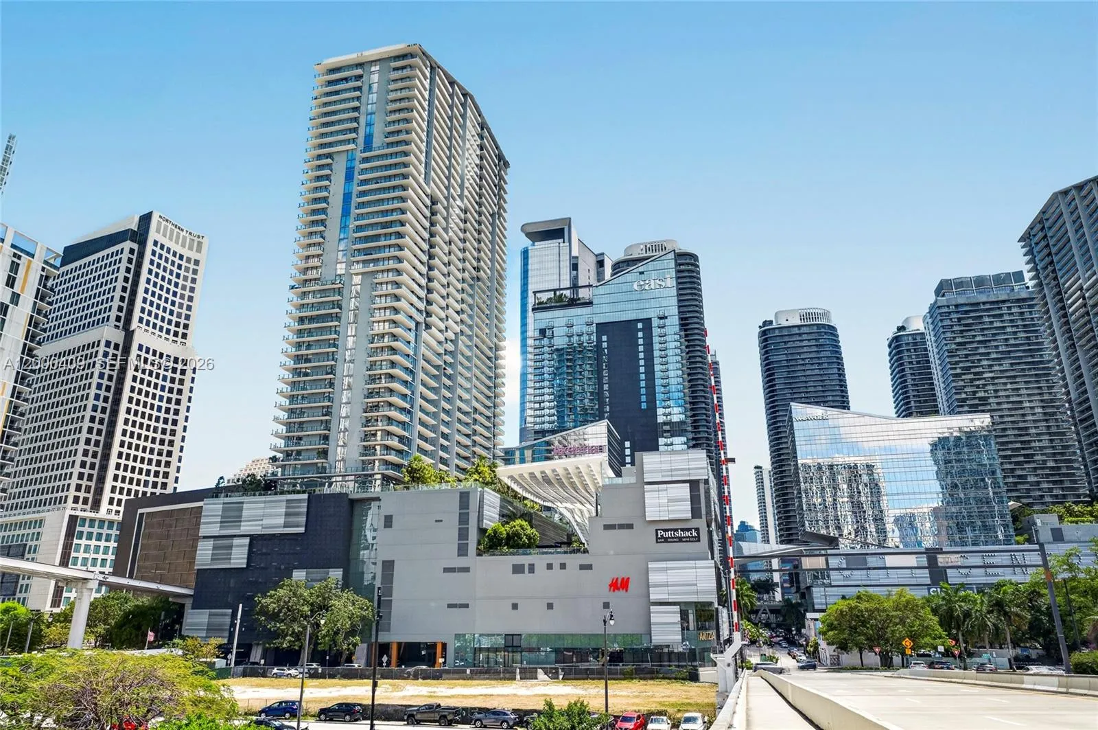68 Se 6th St 3906, Miami, Florida 33131, Miami, Florida 33131, 1 Bedroom Bedrooms, ,1 BathroomBathrooms,Residential Lease,For Rent,68 Se 6th St 3906, Miami, Florida 33131,A12000409