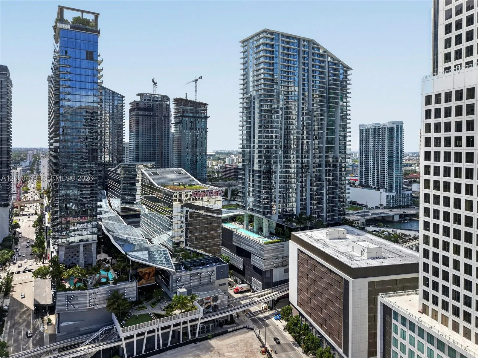68 Se 6th St 3906, Miami, Florida 33131, Miami, Florida 33131, 1 Bedroom Bedrooms, ,1 BathroomBathrooms,Residential Lease,For Rent,68 Se 6th St 3906, Miami, Florida 33131,A12000409
