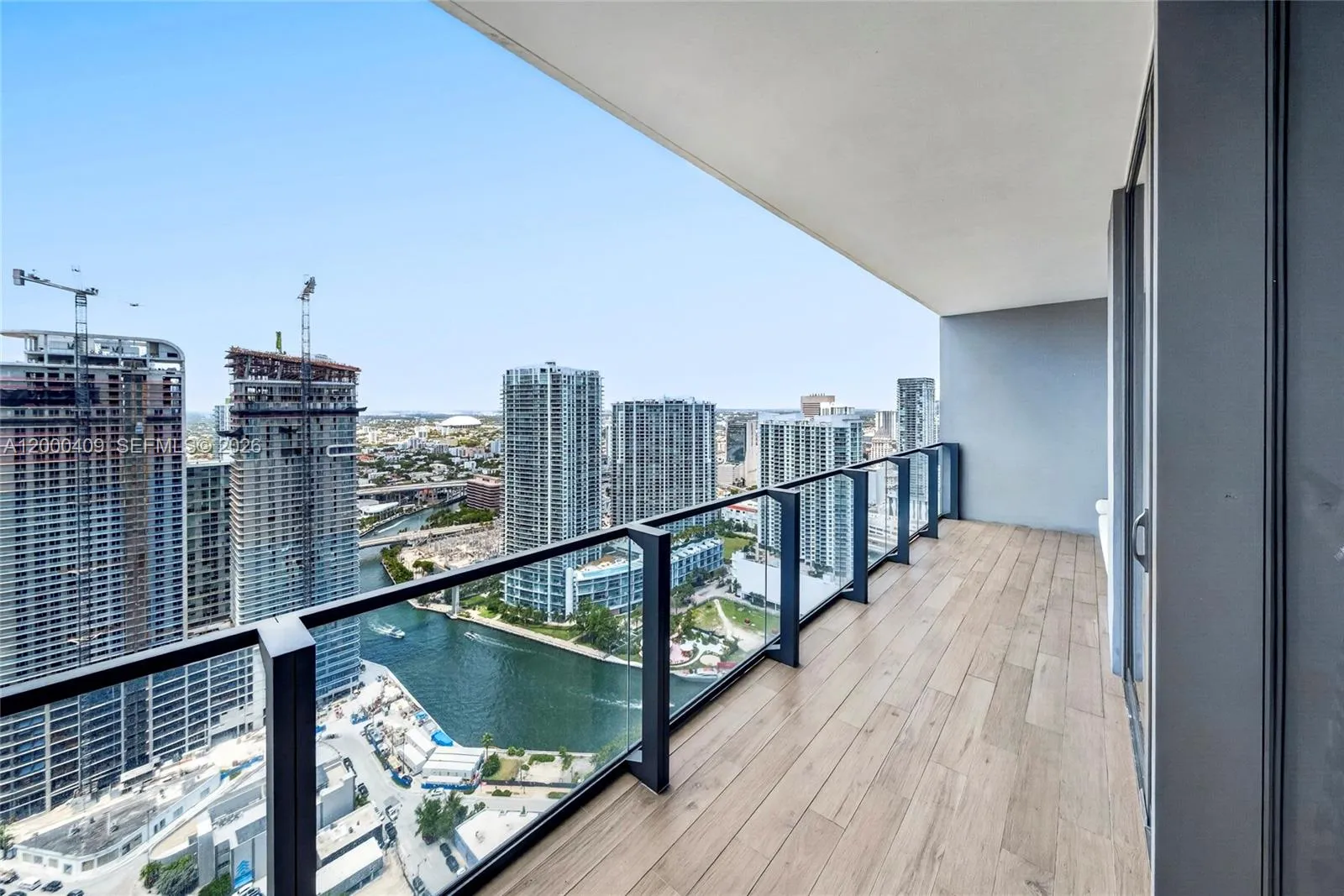 68 Se 6th St 3906, Miami, Florida 33131, Miami, Florida 33131, 1 Bedroom Bedrooms, ,1 BathroomBathrooms,Residential Lease,For Rent,68 Se 6th St 3906, Miami, Florida 33131,A12000409