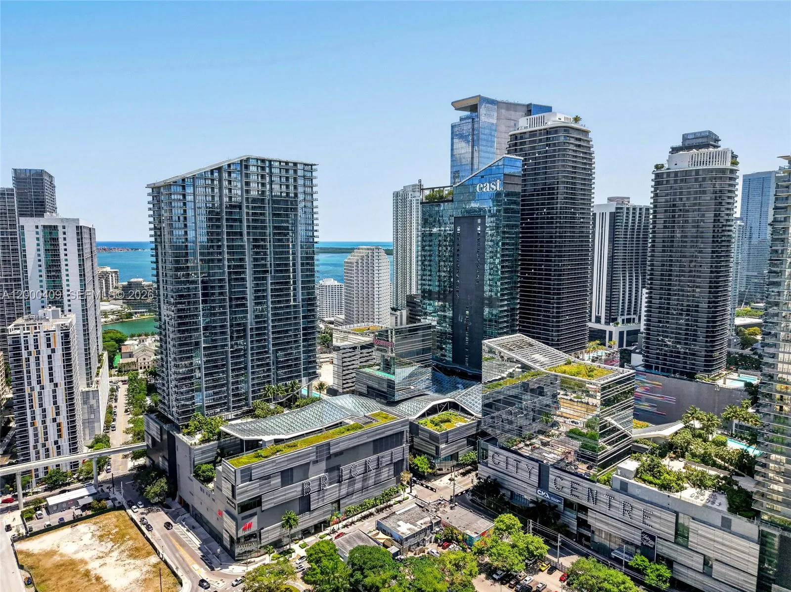 68 Se 6th St 3906, Miami, Florida 33131, Miami, Florida 33131, 1 Bedroom Bedrooms, ,1 BathroomBathrooms,Residential Lease,For Rent,68 Se 6th St 3906, Miami, Florida 33131,A12000409