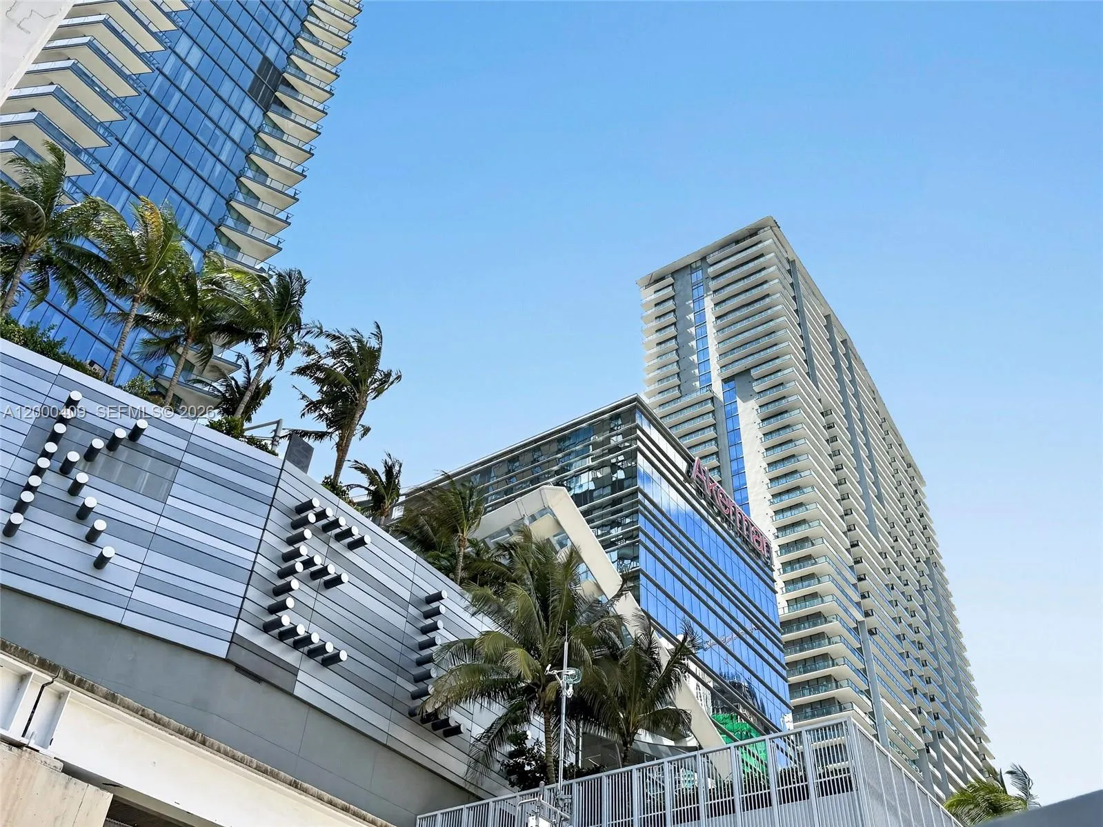68 Se 6th St 3906, Miami, Florida 33131, Miami, Florida 33131, 1 Bedroom Bedrooms, ,1 BathroomBathrooms,Residential Lease,For Rent,68 Se 6th St 3906, Miami, Florida 33131,A12000409