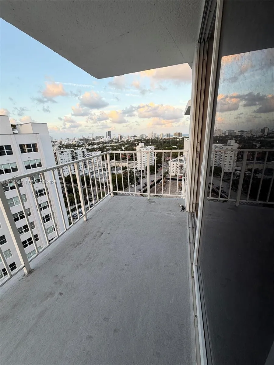 1228 West Ave 1506, Miami Beach, Florida 33139, Miami Beach, Florida 33139, 1 Bedroom Bedrooms, ,1 BathroomBathrooms,Residential,For Sale,1228 West Ave 1506, Miami Beach, Florida 33139,A12000664